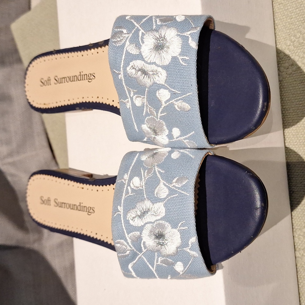 Soft Surroundings Slides With Embroidered Floral Detail Size 8.5